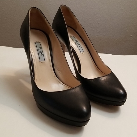 PRADA Milano Leather pumps - Picture 1 of 12